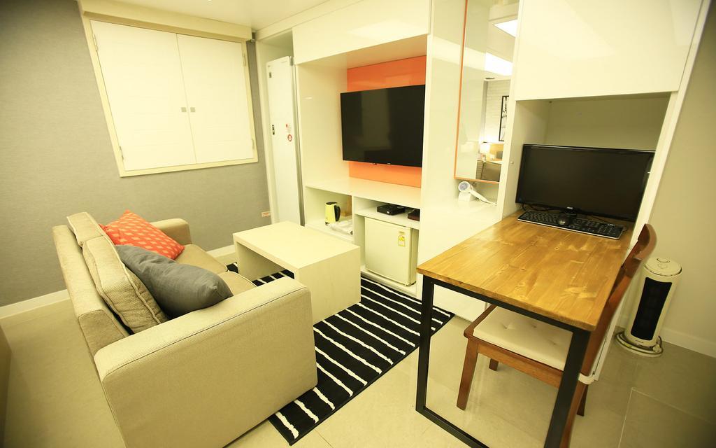 Merdi Hotel Suwon Bagian luar foto