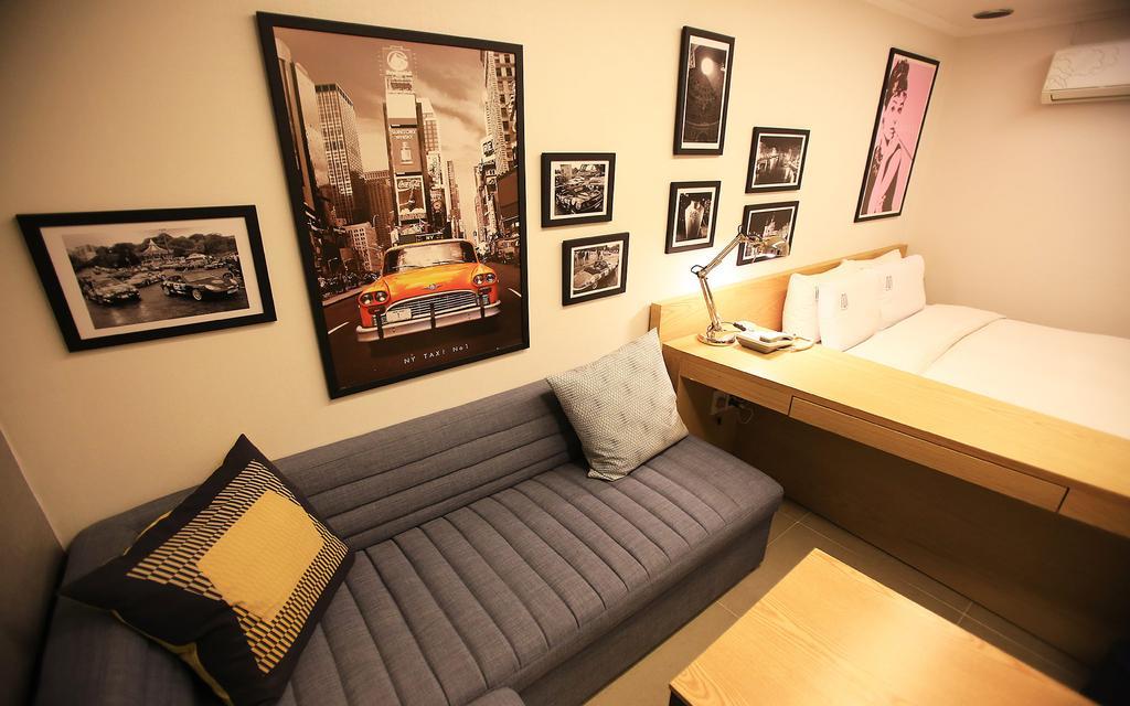 Merdi Hotel Suwon Bagian luar foto